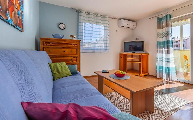 Apartment Lola *